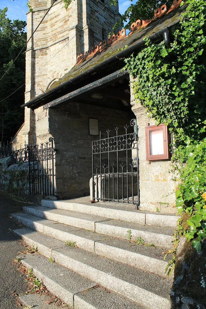 Lychgate And Attached Churchyard Walls To East And South Of Church Of St Gluvias