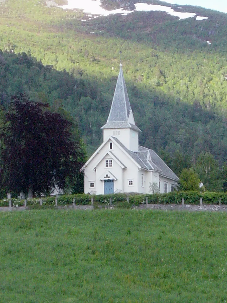Stranda and the Liabygda kirke