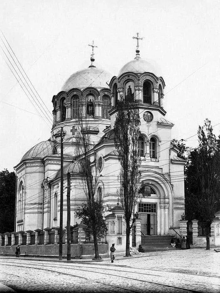 Стрітенська церква на Львівській площі м. Києва, Україна