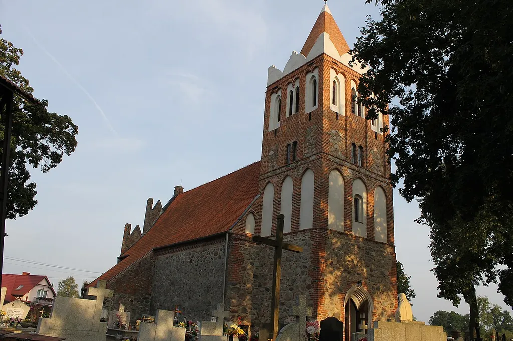 Dębowa Łąka, zespół kościoła par. pw. Św. Apostołów Piotra i Pawła
