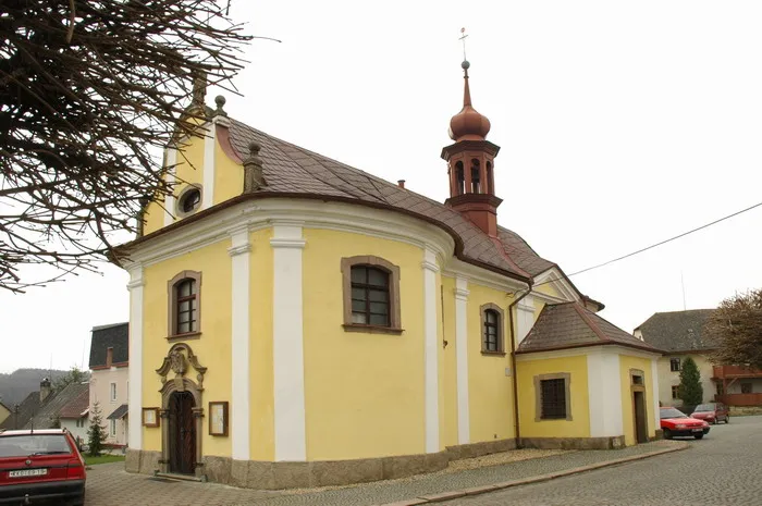 Kostel sv. Jana Nepomuckého - Studnice (NA)