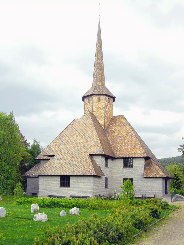 no:Dombås and the churche no:Dombås kirke.