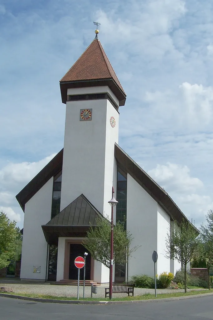 Ansichten und Details zur Michaeliskirche.