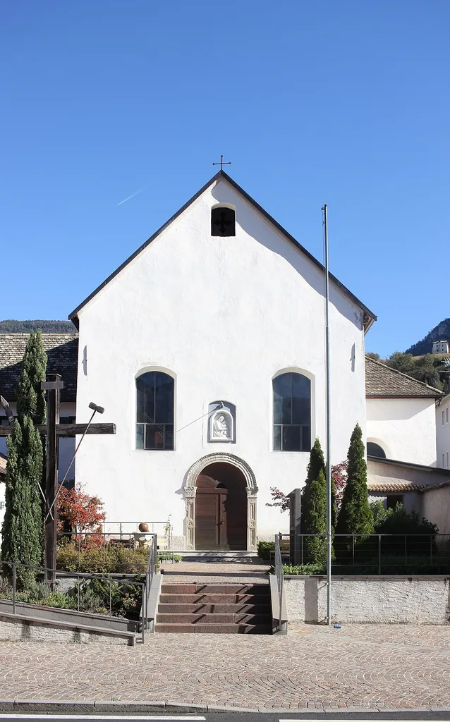 Kapuzinerkirche zu den Vierzehn Nothelfern in Neumarkt