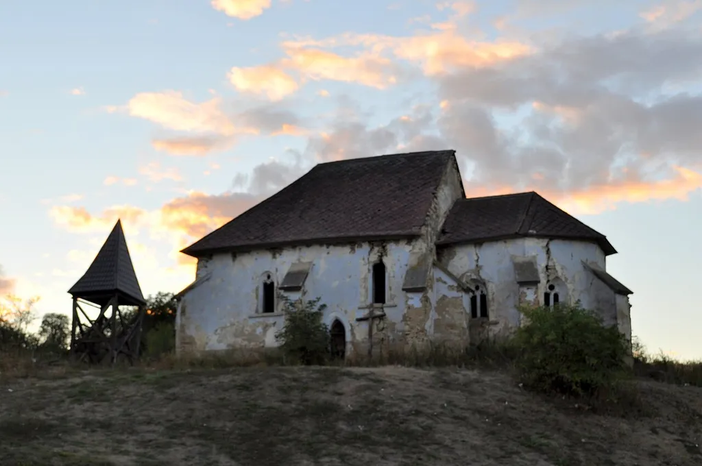 Biserica evanghelică C.A., azi biserica ortodoxă "Sf. Arhg. Mihail si Gavriil", sat CORVINEŞTI; comuna MATEI