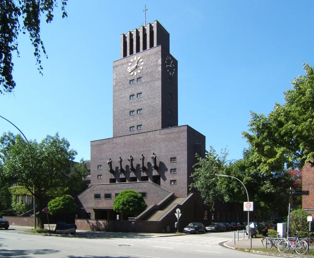 Bugenhagenkirche Hamburg-Barmbek AußenansichtThis is a photograph of an architectural monument.It is on the list of cultural monuments of Hamburg, no. 993.