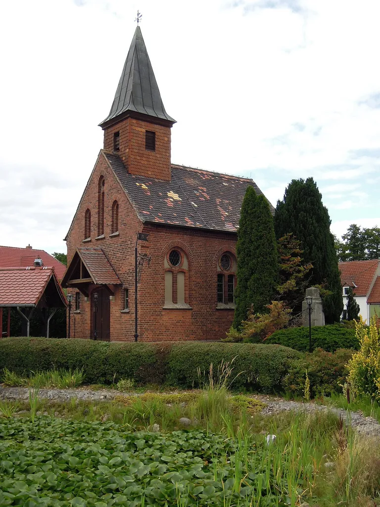 Kirche Köpnick -Südostansicht Fern Hochkant- im August 2020