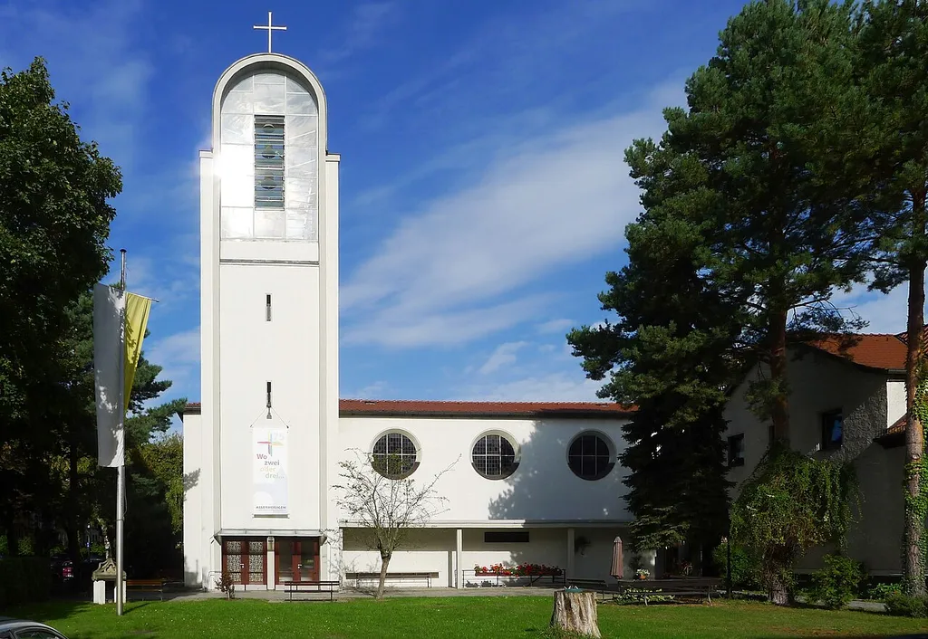 denkmalgeschützte Kirche Allerheiligen in Berlin-Borsigwalde