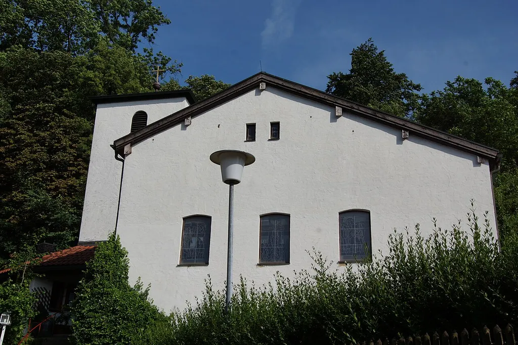 Die evangelische Christuskirche in Kipfenberg im Altmühltal