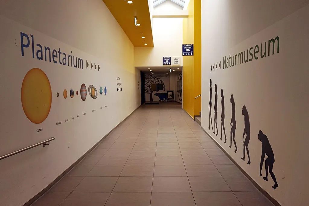 Entry to the Augsburg Naturmuseum.