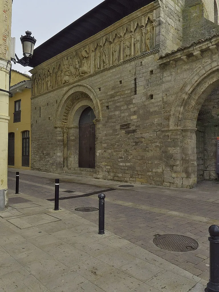 Fachada occidental (s. XII)