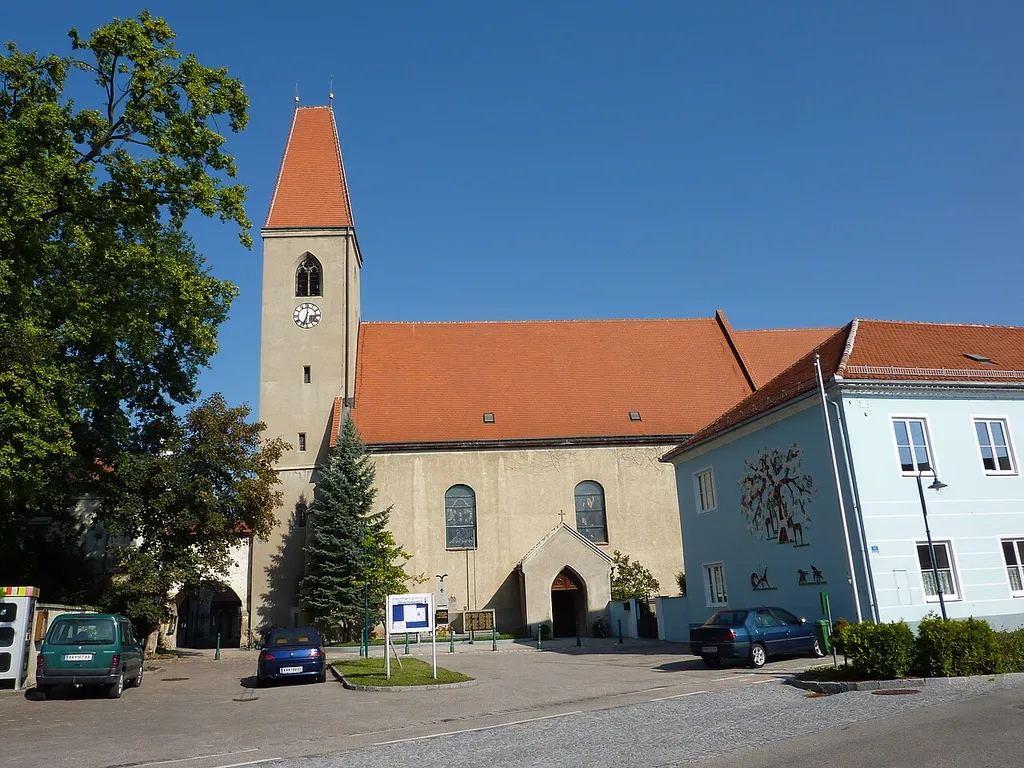 Pfarrkirche, Haitzendorf, Grafenegg, Niederösterreich This media shows the protected monument with ObjektID 54117 in Austria. (Commons, de, Wikidata)