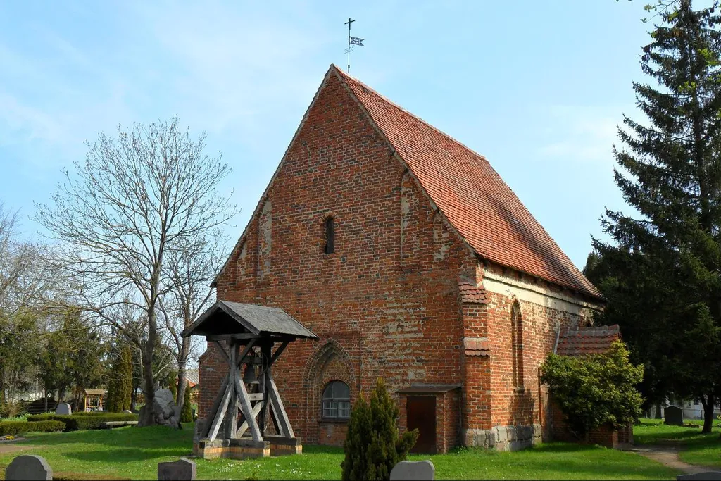 Kirche in Lansen, Gemeinde Lansen-Schönau, Landkreis Mecklenburgische Seenplatte, Mecklenburg-Vorpommern, Deutschland