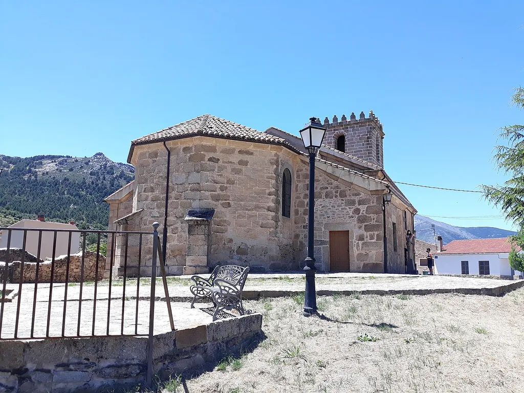 Panorámica de la iglesia de Santa Margarita en La Aliseda de Tormes