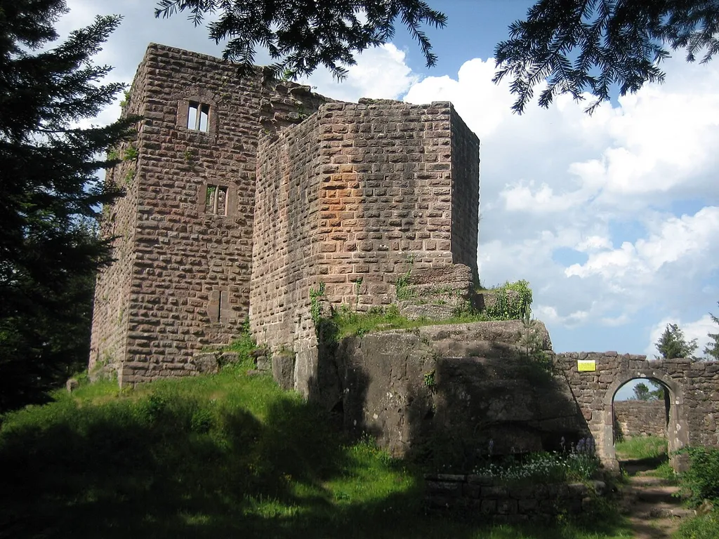 Château du Birkenfels dans la forêt d'Obernai (France)