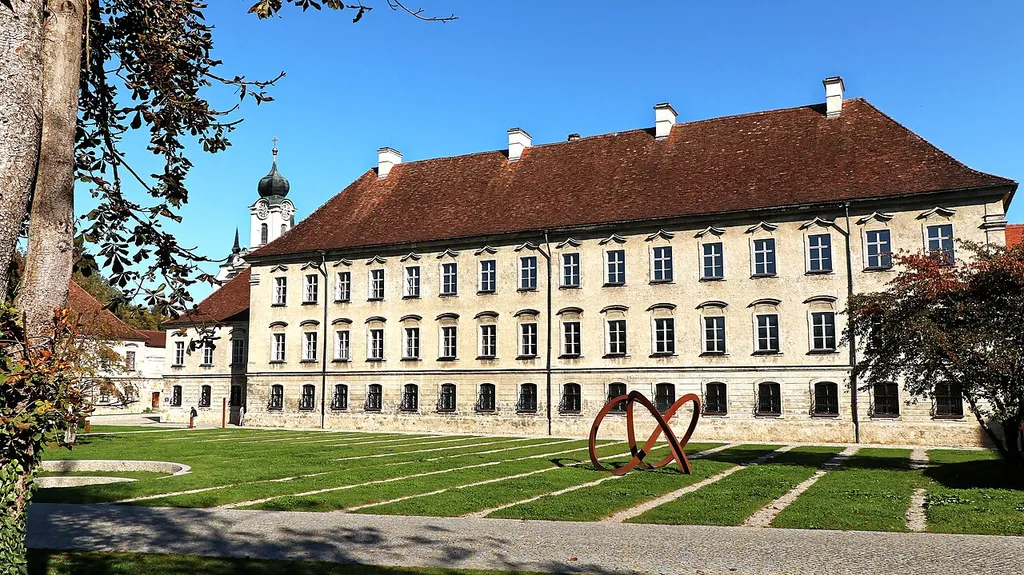 Ehemaliges Kloster und nun Gebäude des TUM Akademiezentrums Raitenhaslach