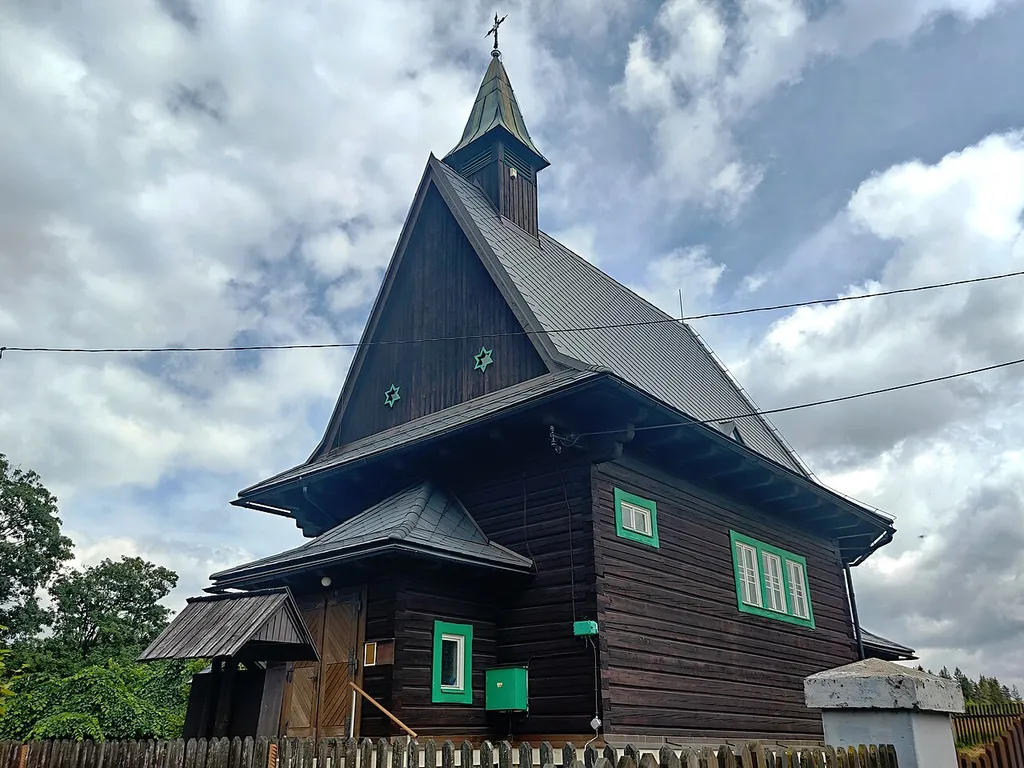 Kostel sv. Cyrila a Metoděje na Hrčavě je nejmladší dřevěný kostel na Severní Moravě a ve Slezsku. Jeho stavba začala až na jaře 1936.