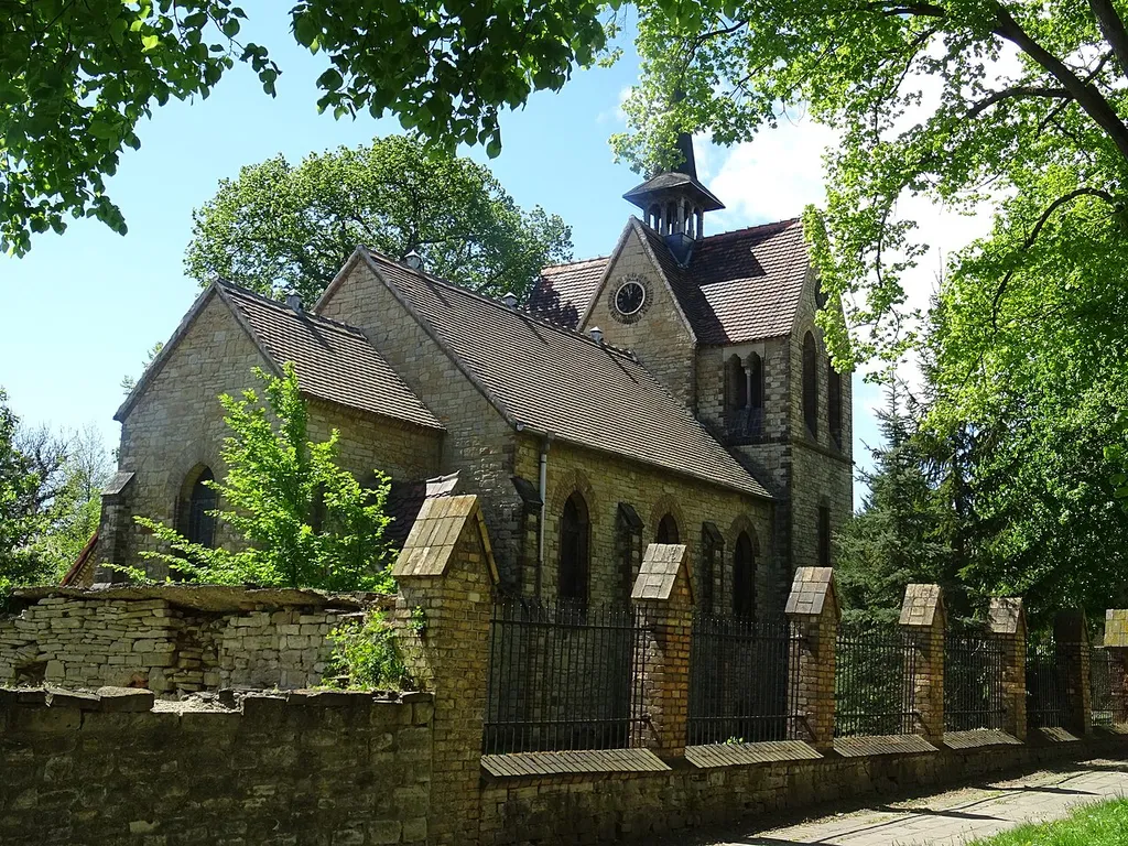 Löbnitz (Bode), denkmalgeschützte Kirche