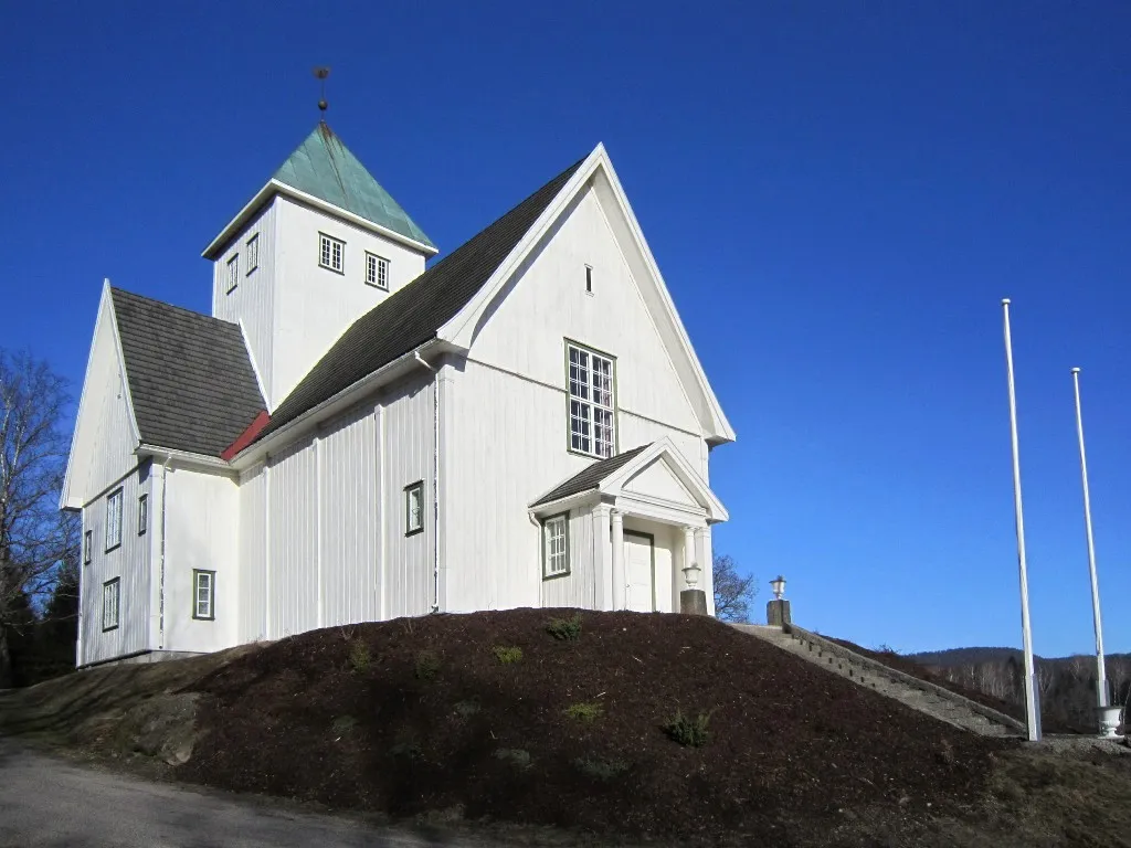 Eidsfoss kirke i Hof i vestfold