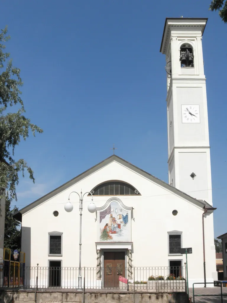 La chiesa parrocchiale della Purificazione della Beata Vergine Maria a Salerano sul Lambro.