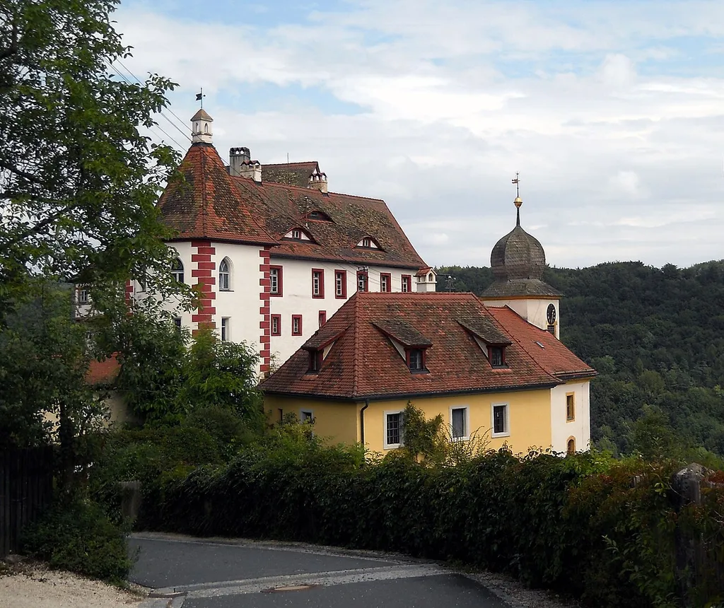 Egloffstein in der Fränkischen Schweiz, Pfarrkirche St. Bartholomäus und Burg
