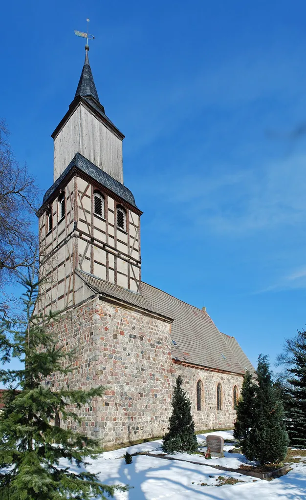 Gebäude und Denkmal in der Uckermark. (Altkreis Angermünde)