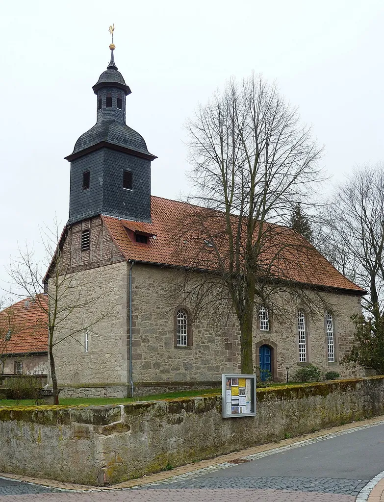 Ev.-luth. Kirche in Klein Schneen, Gemeinde Friedland, Südniedersachsen. Kernbau von 1430, Saalanbau 1775