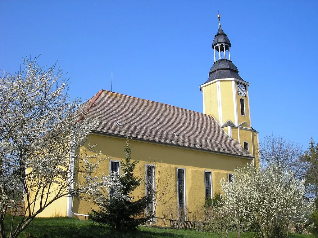 Die Stadtkirche von Schkölen (Thüringen).