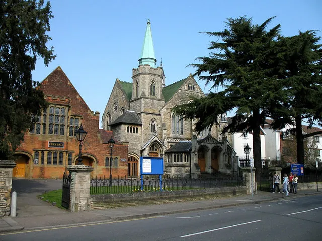Ewen Hall (left) and Barnet United Reformed Church (centre right), Wood Street, Chipping Barnet, London (formerly Middlesex)