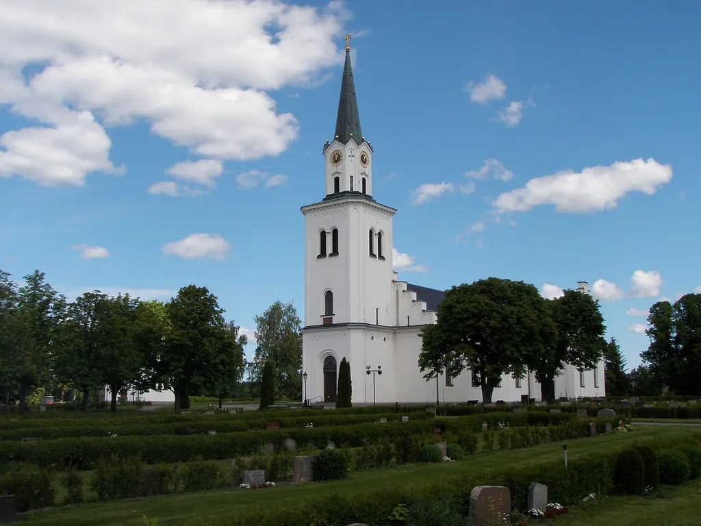 Risinge nya kyrka, som stod färdig 1849, är en kyrkobyggnad i Risinge socken och församling, Finspånga läns härad, Östergötland. Den ligger 4 km öster om Finspång och tillhör Linköpings stift.
