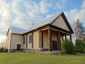 Church of the Holy Trinity, Alovė