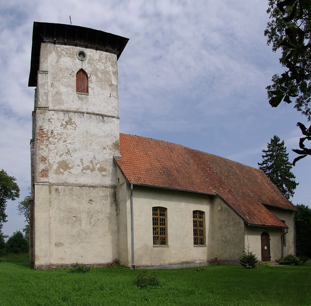Dąbrówka - dawny kościół ewangelicki, obecnie rzymskokatolicki filialny p.w. NMP, 1732