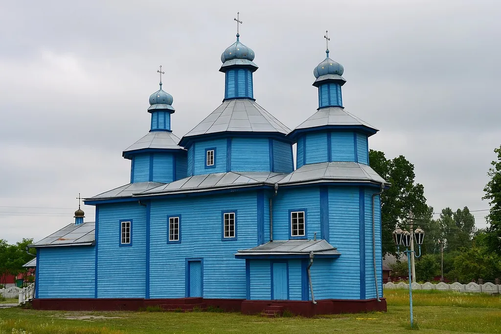 Церква Різдва Богородиці (дер.) (1772 рік) - вигляд з південного сходу - Троянівка (в центрі села) Маневицький район Волинська область Україна
