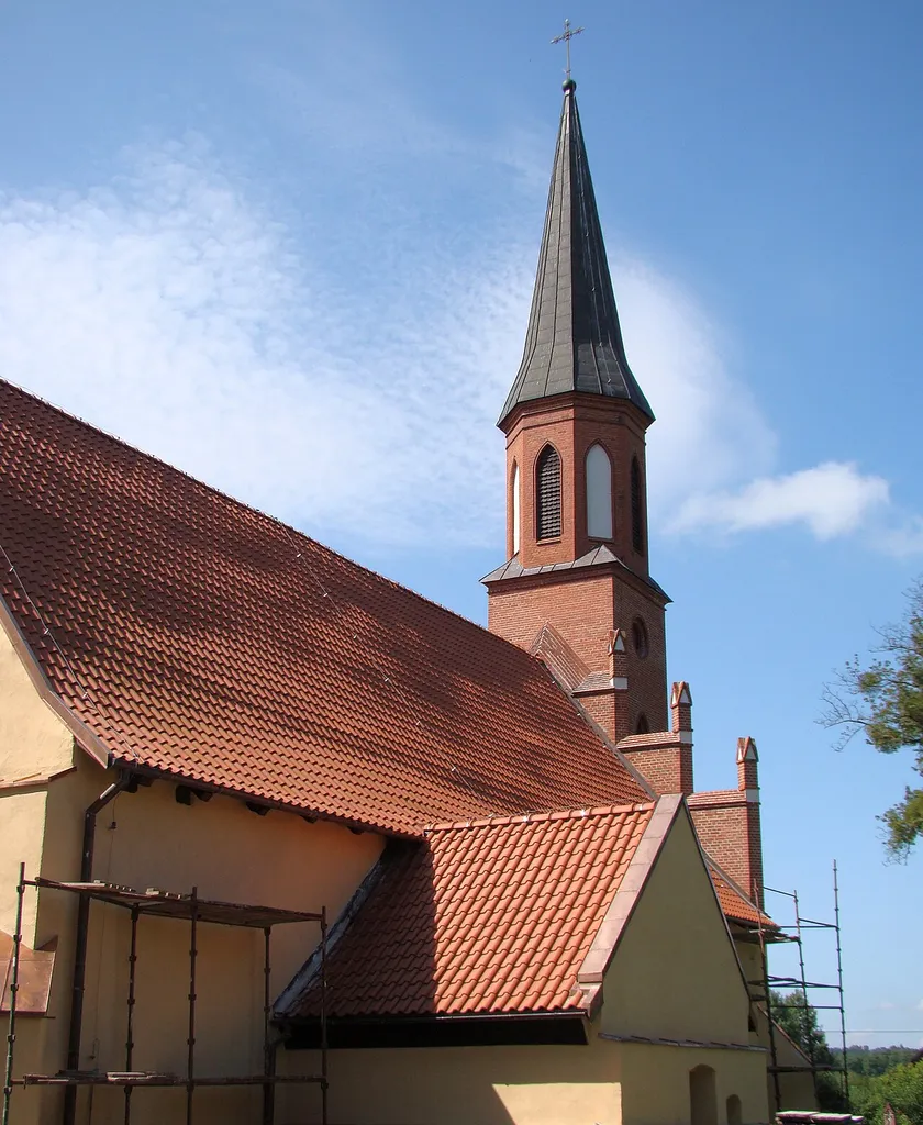 Pieszkowo - kościół pw. św. Marii Magdaleny z cmentarzem przykościelnym (zabytek nr A-72 z 15.04.1950 i (NID) 779 z 6.02 1968)