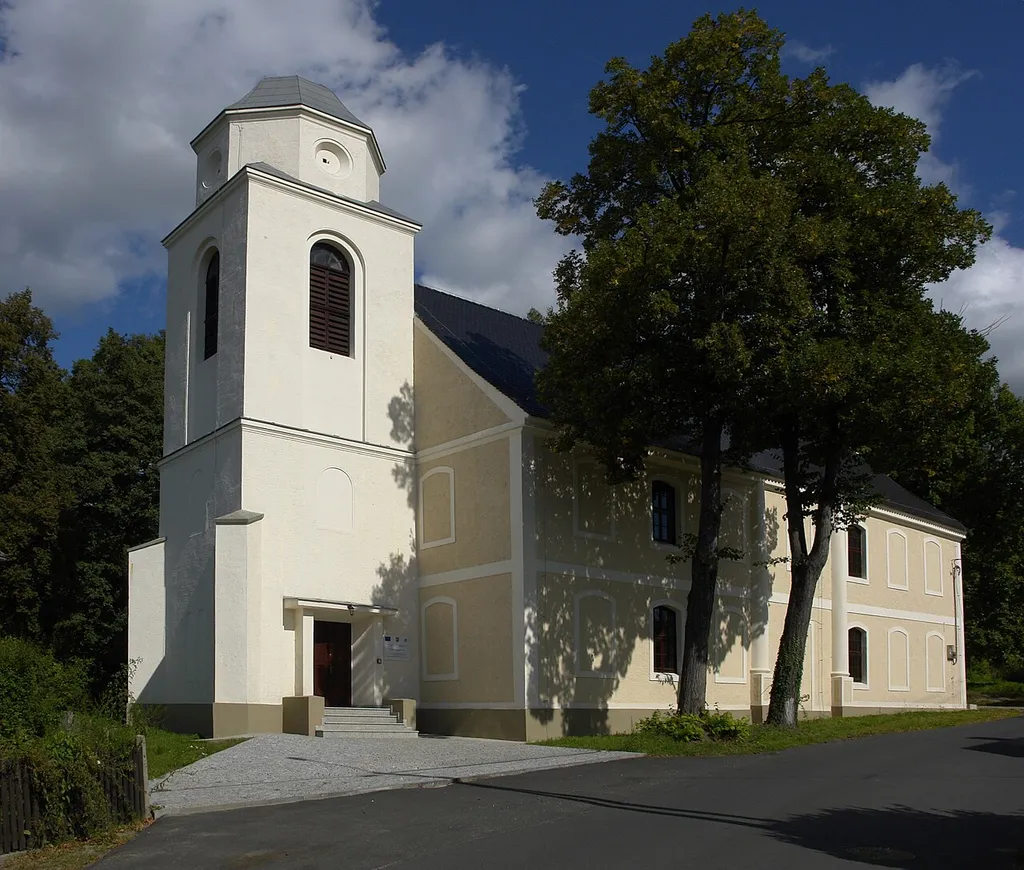 Letnica - dawny kościół ewangelicki, obecnie magazyn, mur., 1819 (zabytek nr rejestr. (zabytek nr rejestr. 517 z 30.04.1963)