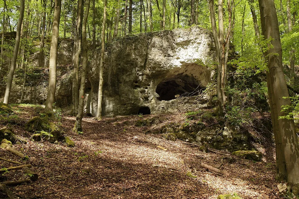 Bodendenkmal D-3-6435-0035: Höhle "Franzosenloch" (A 43) mit vorgeschichtlichen Funden