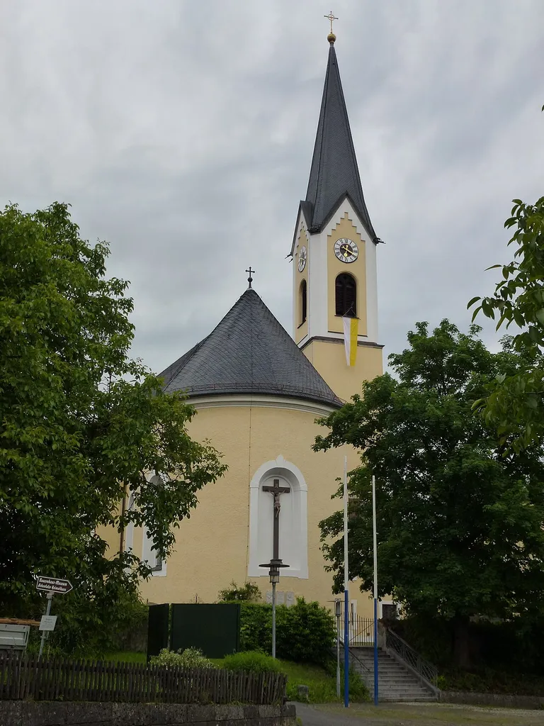 Kath. Pfarrkirche St. Jakobus - St.-Jakobus-Platz 1, Rohrdorf am Inn