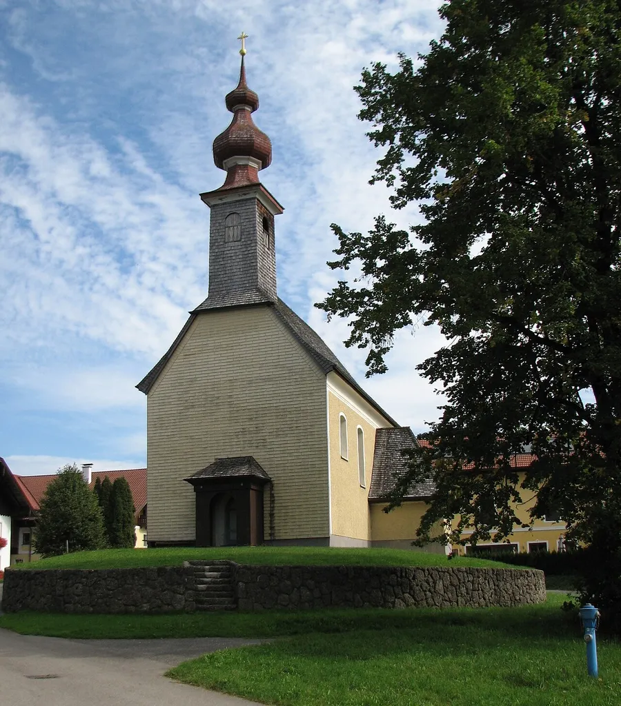 Kath. Filialkirche hl. Leonhard