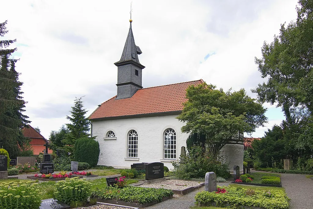 Evangelische Pfarrkirche (13. Jhd.) zu Berkum (Peine), Niedersachsen, Deutschland.
