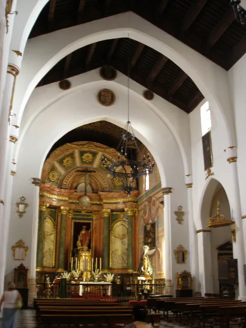 Interior de la iglesia mudéjar de san José en Granada, España. Barrio del Albaicín. Interior of the church of Saint Joseph, in Granada, Spain. Mudejar style.