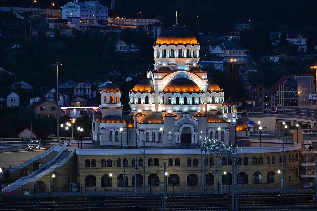 Храм Нерукотворного Образа Христа Спасителя в Адлере (Сочи), Россия.