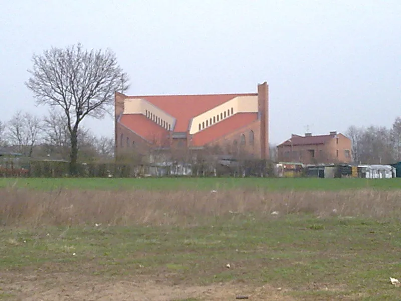 Kościół w Adamówku na peryferiach Ozorkowa