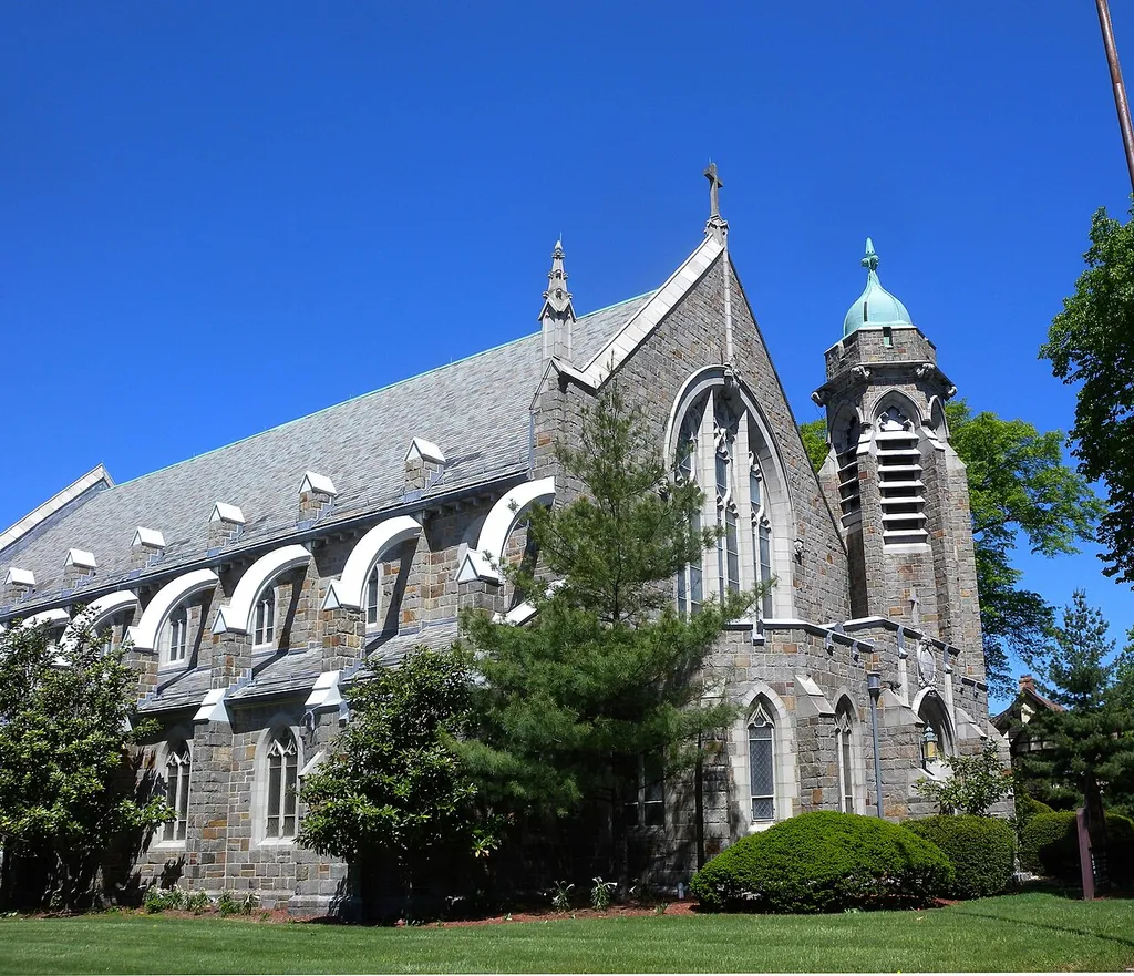 Looking northwest at St Catherine RC Church Elizabeth-Hillside on North Broad Street on a sunny morning.