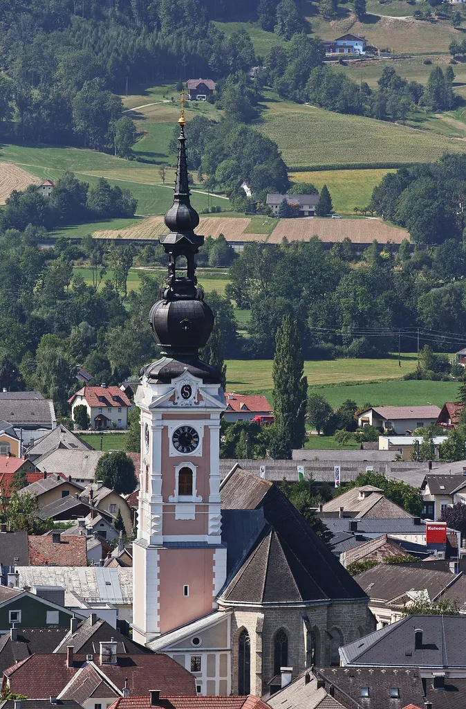 Die Stadtpfarrkirche St. Gregor in Kirchdorf an der Krems.