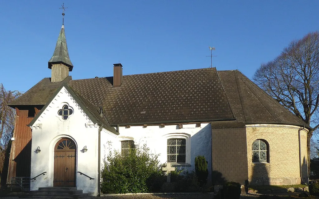 Loit romanische Feldsteinkirche mit Backsteinanbau 12 bis 19. Jahrhundert - Foto 2018 Wolfgang Pehlemann P1280450