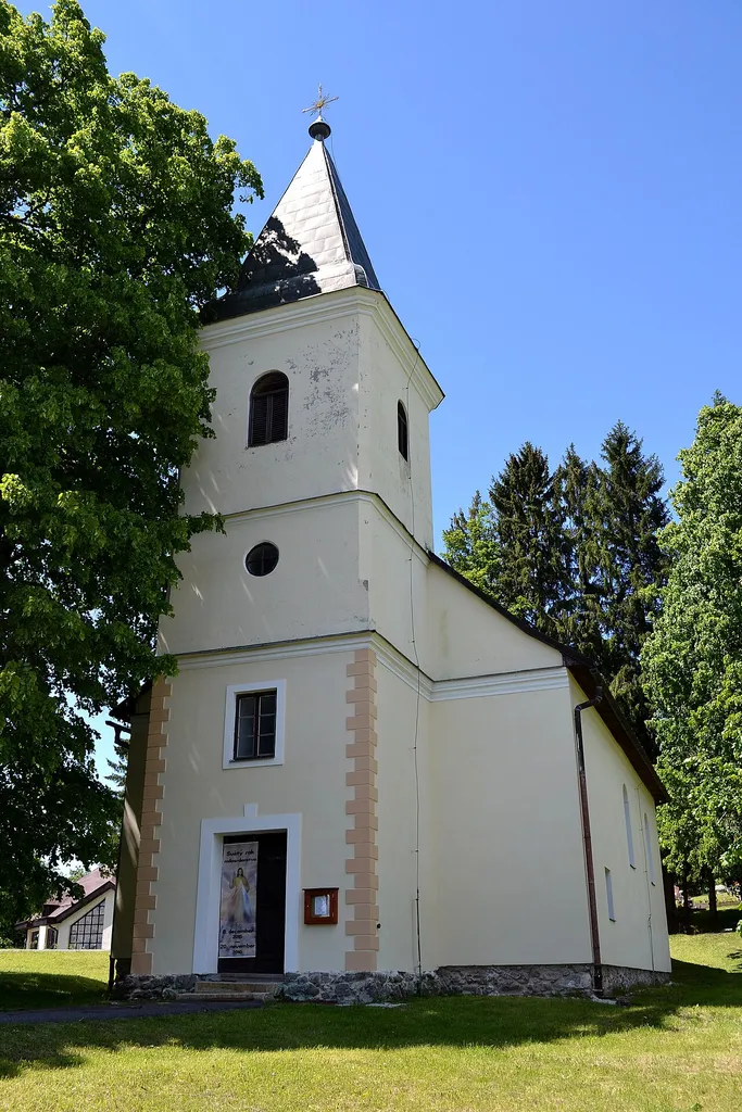 Krahule (okr. Žiar nad Hronom), Kostol svätého Jána Nepomuckého