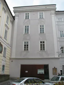 Wohnhaus, ehem. St. Salvators- oder rote Bruderschaftskirche