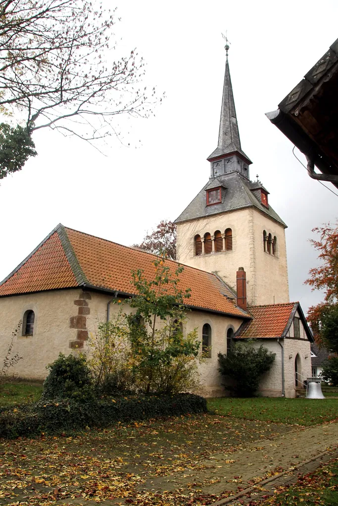 Kirchengebäude von Klein Denkte mit Blickrichtung von der Rückseite aus