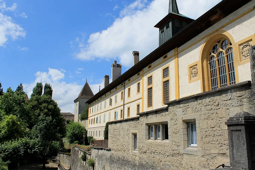 Façade sud-est du monastère.