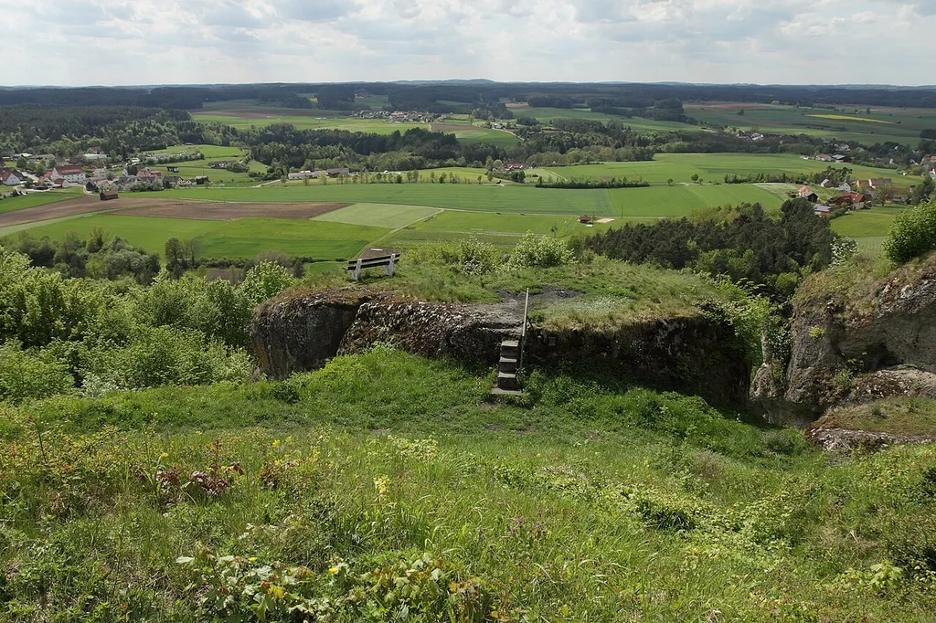 Burgstall Plankenstein - Ausblick von der Burgstelle nach Westen